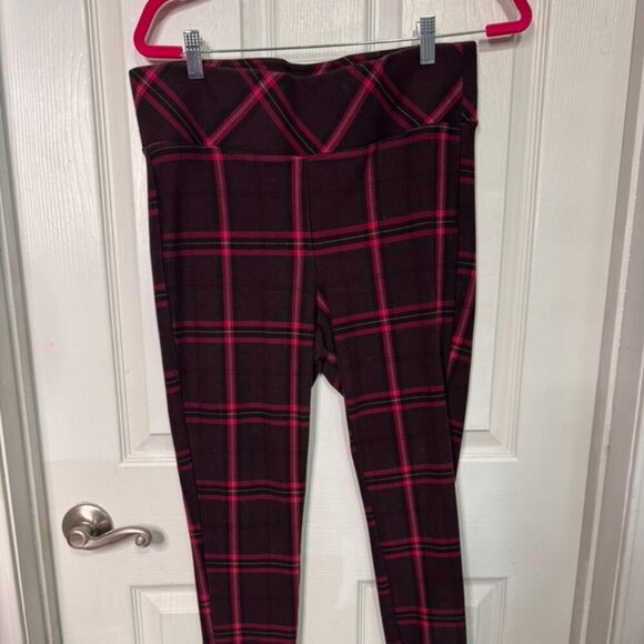 TORRID Pink & Black Plaid Ponte Stretch Pull-On Pixie Pant – PLUS SIZE - Picture 1 of 5